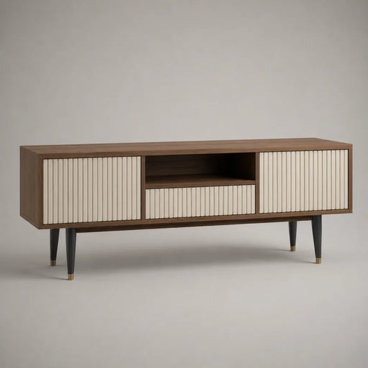 Meuble TV bas rectangulaire en MDF plaqué noyer et métal, façades rainurées ivoire, 2 portes, 1 tiroir et 1 niche, 160 × 40 × 62 cm